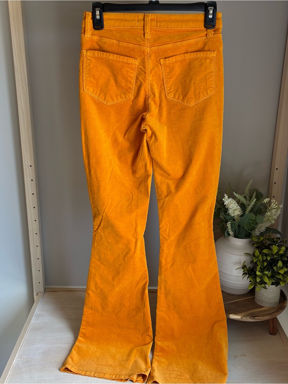 L'Agence‎ Pants Women's Size 24
Marty Yellow Boho Hippie Retro
Flared Raw Hem - Picture 3 of 8